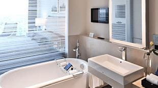 Luxury Room at The 5 Star Hotel in Delhi, The Oberoi New Delhi