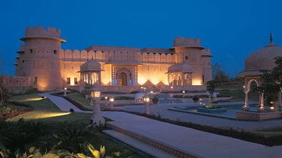 rajvilas-gallery-featured-1-entrance-evening-724x407