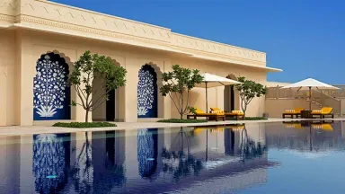 sukhvilas-gallery-featured-11-poolside-724x407