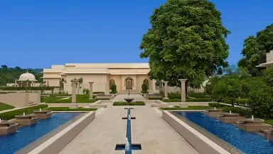 sukhvilas-gallery-featured-3-main-courtyard-724x407