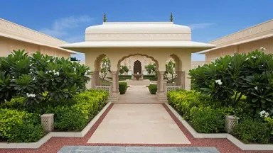 sukhvilas-gallery-featured-5-cluster-facade-with-clouds-724x407