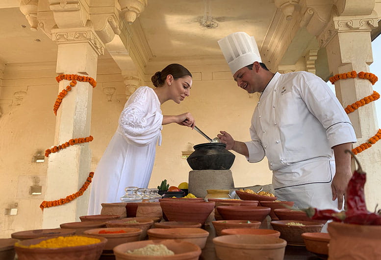 udaivilas-experience-cook-chef-777x529