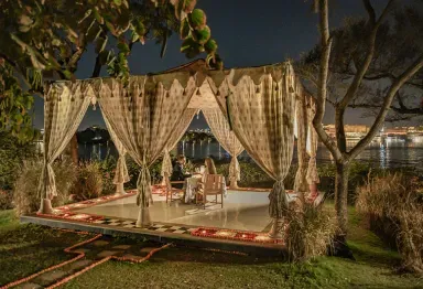 udaivilas-experience-dinner-at-lakeside-pavilion-777x529
