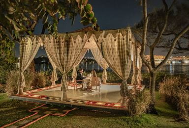 udaivilas-experience-dinner-at-lakeside-pavilion-777x529