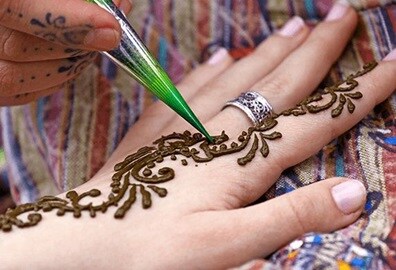 Henna Painting Experience at The Oberoi Udaivilas Udaipur