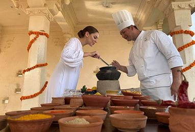 udaivilas-experience-cook-chef-572x390