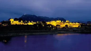 udaivilas-gallery-featured-2-exterior-evening-724x407