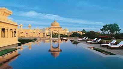 udaivilas-gallery-featured-9-spa-pool-724x407