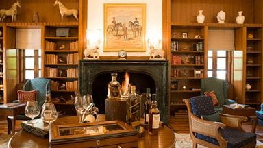 The Bar 5 Star Luxury Bar at The Oberoi Vanyavilas Ranthambhore