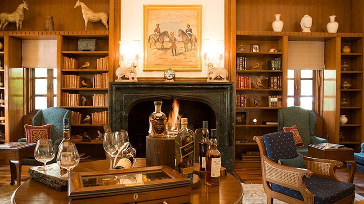 The Bar 5 Star Luxury Bar at The Oberoi Vanyavilas Ranthambhore