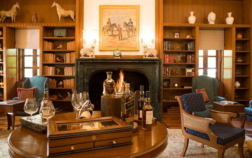 The Bar 5 Star Luxury Bar at The Oberoi Vanyavilas Ranthambhore