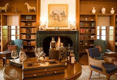 The Bar 5 Star Luxury Bar at The Oberoi Vanyavilas Ranthambhore