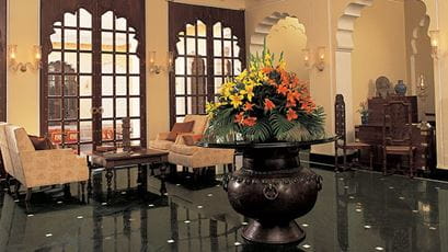 TOVV-Lobby-1