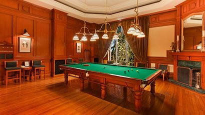 wfh-gallery-featured-4-billiard-room-724x407