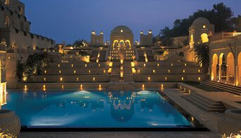 5 Star Luxury Hotels In Agra Oberoi Amarvilas Resort Near Taj Mahal Dine Under The Stars